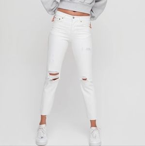 💎2/$20 WHITE LEVI'S WEDGIE ICON JEANS